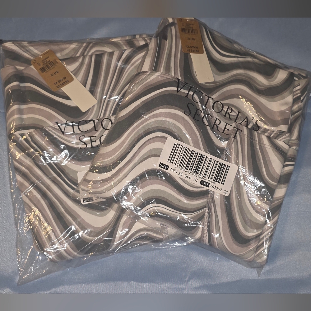 Victoria's Secret Gray, White & Black Swirl Leggings